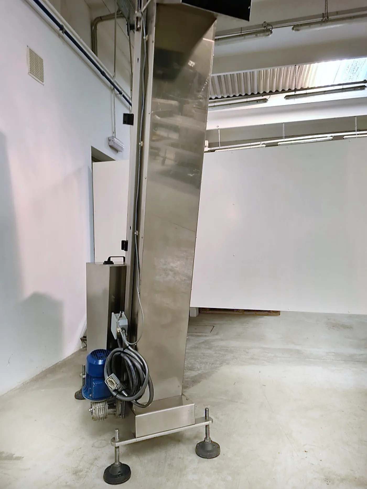 ELEVATORE PER TAPPI - 2