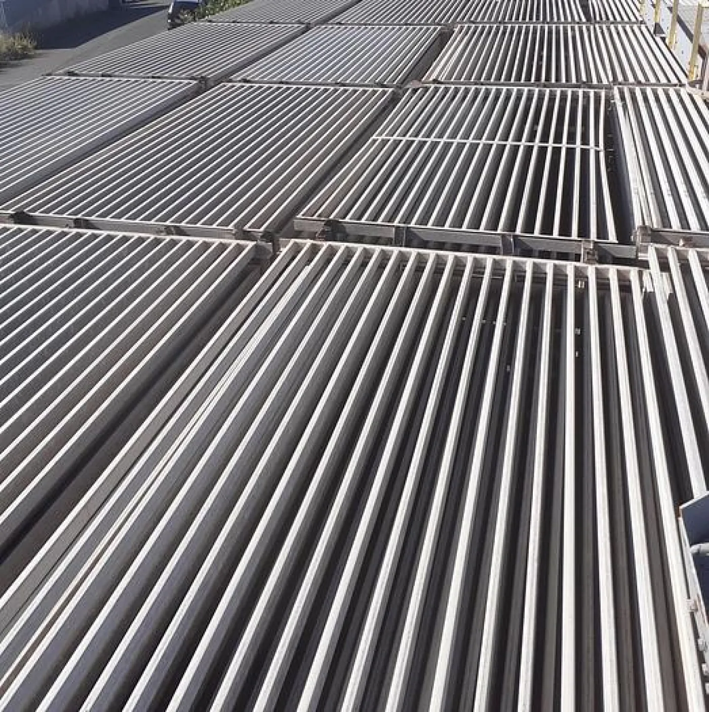 Estrados de ferro galvanizado - 1
