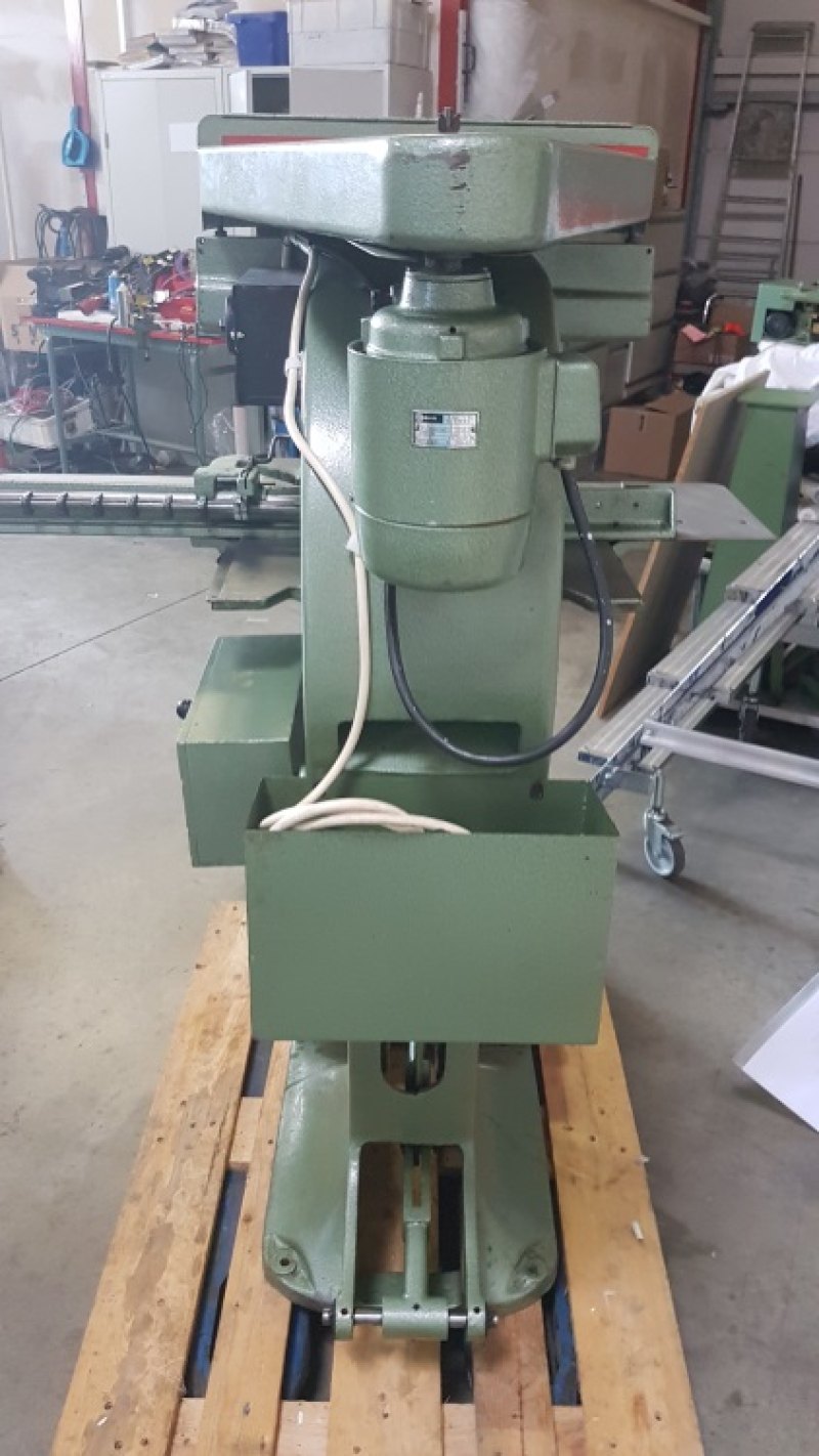 Papierbohrmaschine Hang 106 DT
