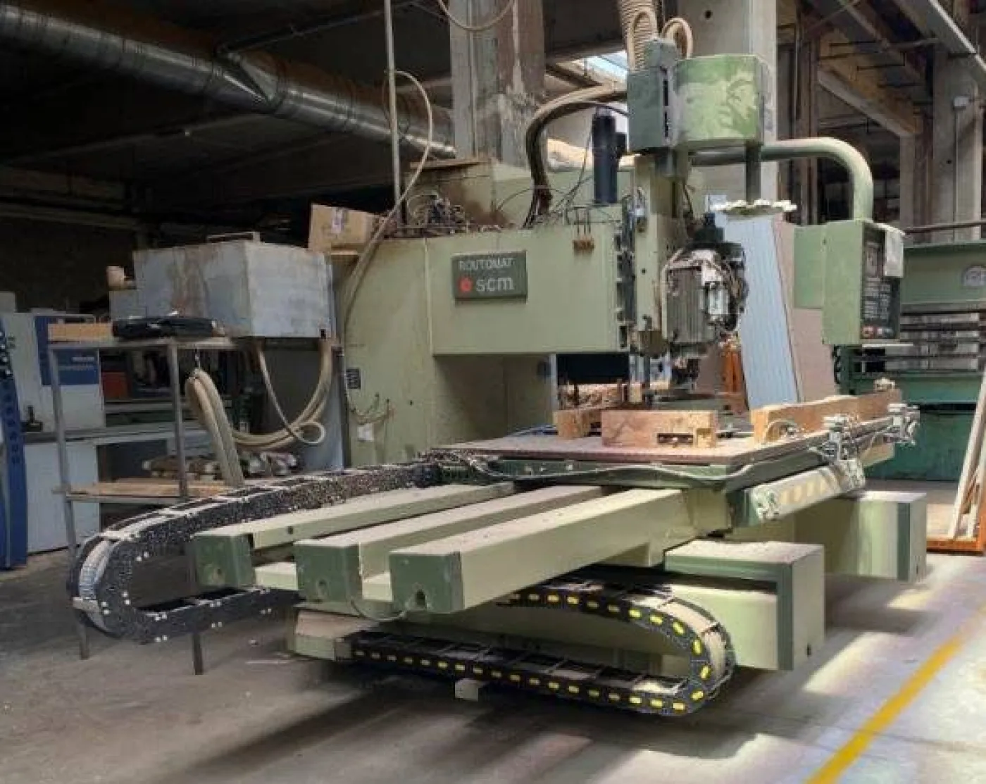 CENTRO DI LAVORO SCM MOD. ROUTOMAT - 3