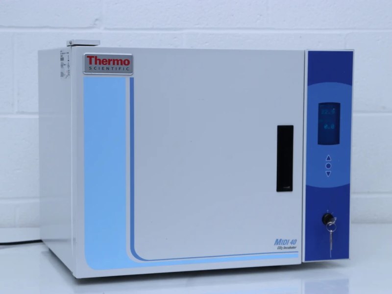 Thermo MIDI 40 CO2 Incubator