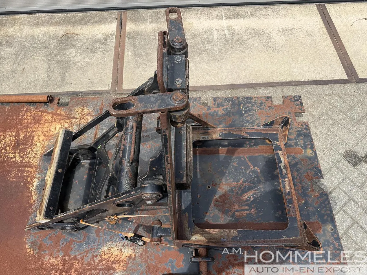 Transport support for the ICE vibratory hammer - 8