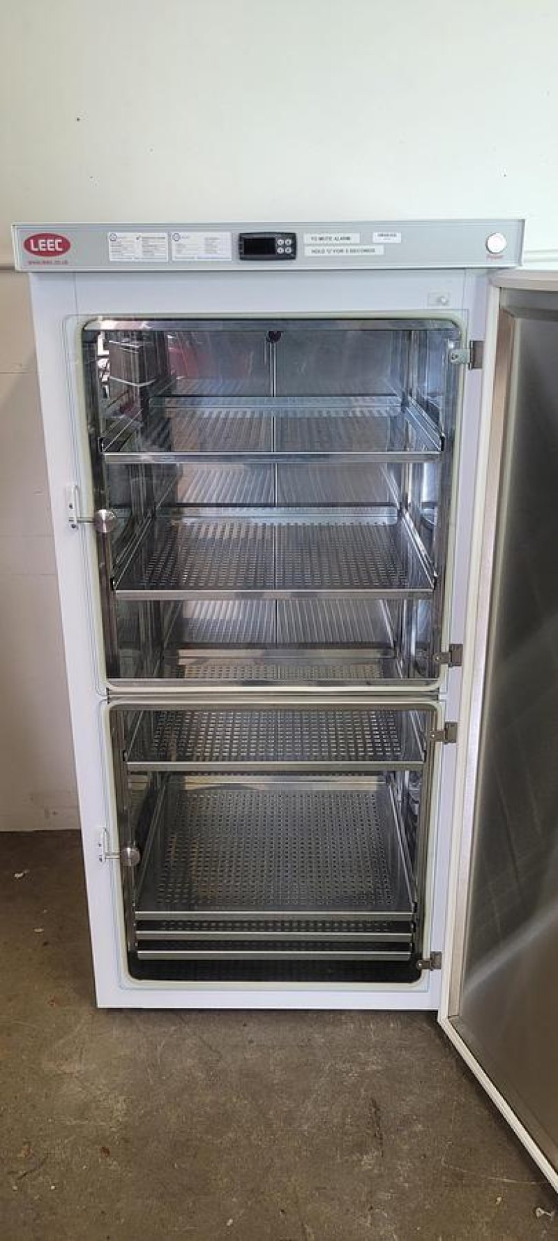 LEEC C330 Classic Incubator