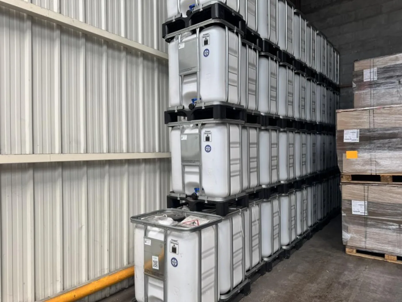 Food-grade Intermediate Bulk Container (IBC tote) 37x - 7