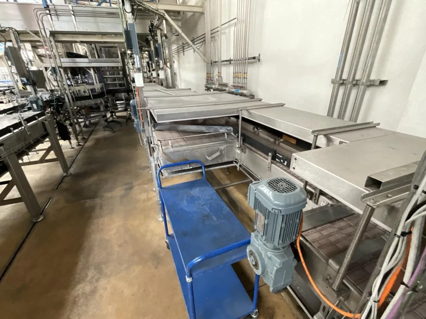 TMG Automated Verpackung TMG Automated Verpackung Förderband Belt from Depalletiser to Flasche Abfüllung Machine - Line 5 - 6