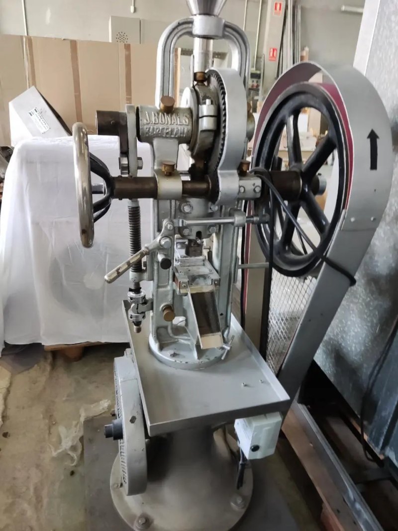USED BONALS BMT COMPRESSING MACHINE