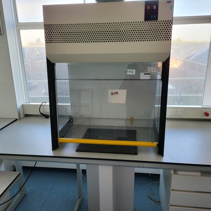 2023 - Used S+B Fumehood