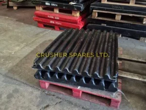 CW017-002 | Fixed Jaw Plate | Powerscreen® R300 / R330 |