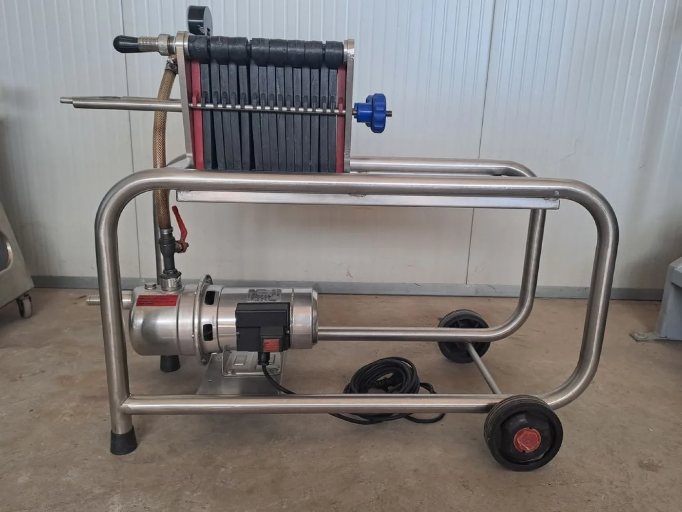 MONTANARO F.LLI 20X20 STAINLESS STEEL PLATE FILTER WITH 17 PLATES, SECOND HAND MACHINE - 1