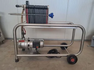 MONTANARO F.LLI 20X20 STAINLESS STEEL PLATE FILTER WITH 17 PLATES, SECOND HAND MACHINE