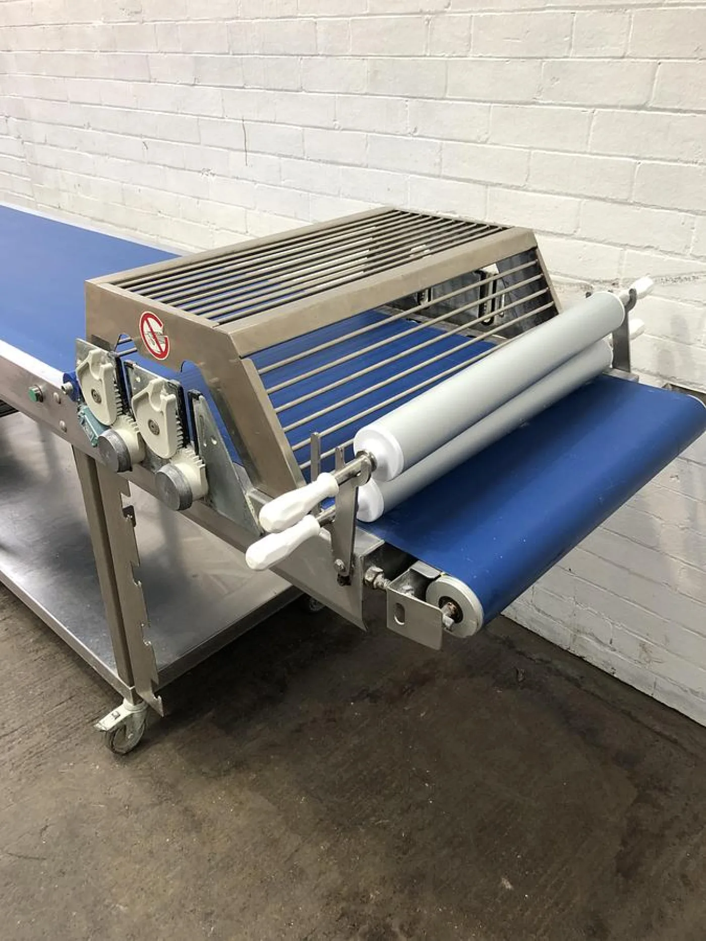 Rondo Seewer SFT 362 A20 Cutting Table - 2