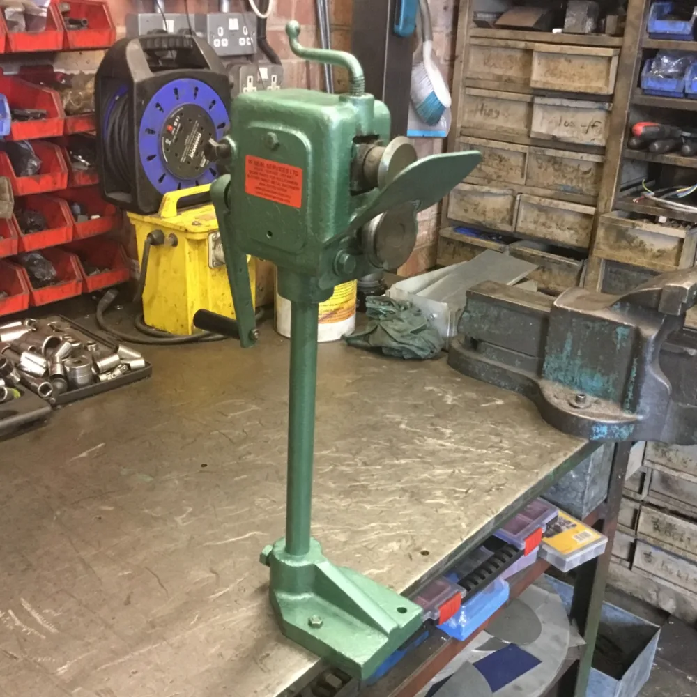 EDWARDS Hand Jenny 1" - WNS - W. Neal Services Ltd