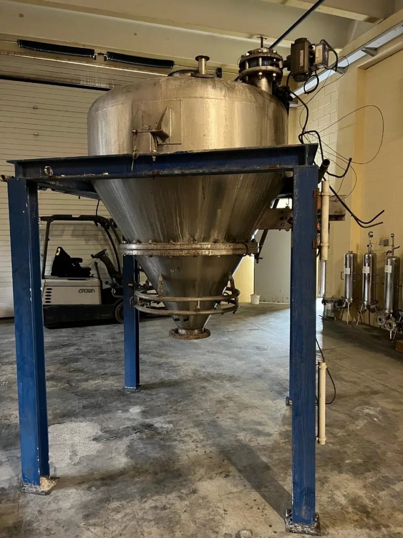 USED STAINLESS STEEL SOLIDS HOPPER 1,800 LITERS