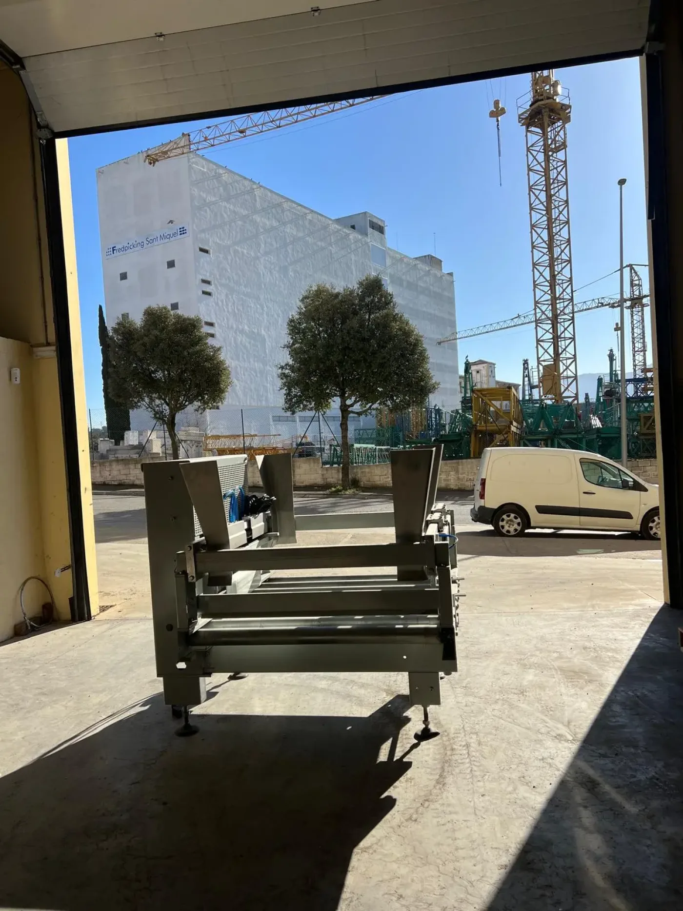 PALLET DISPENSER - 1