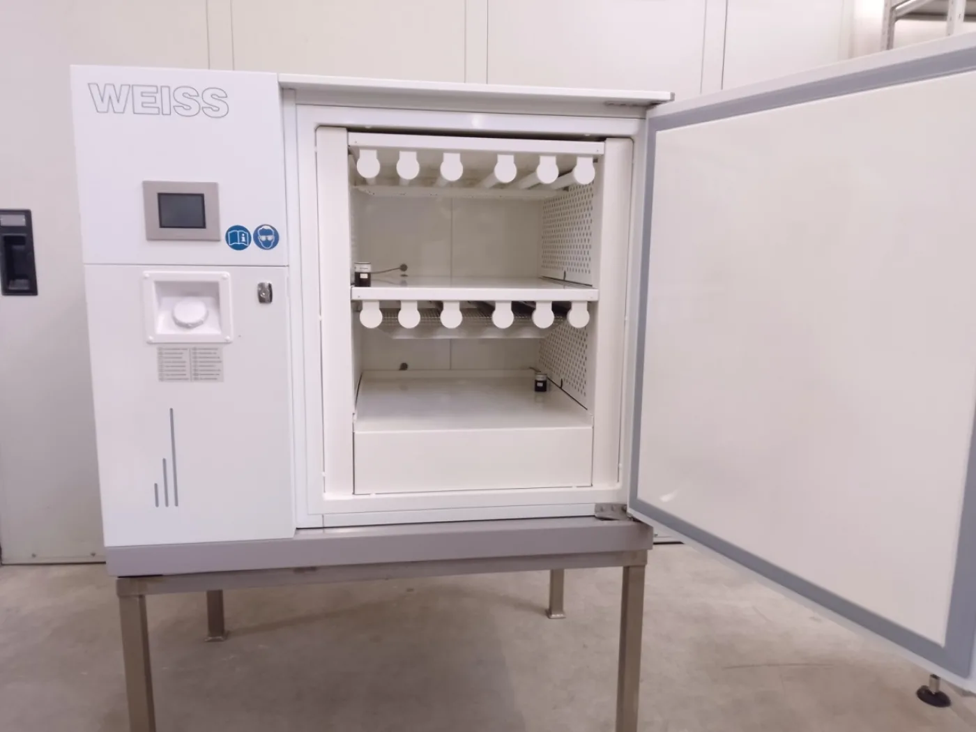 CABINA PER PROVA DI FOTOSENSIBILITÀ – WEISS – MOD. PHARMA 250 L - 2