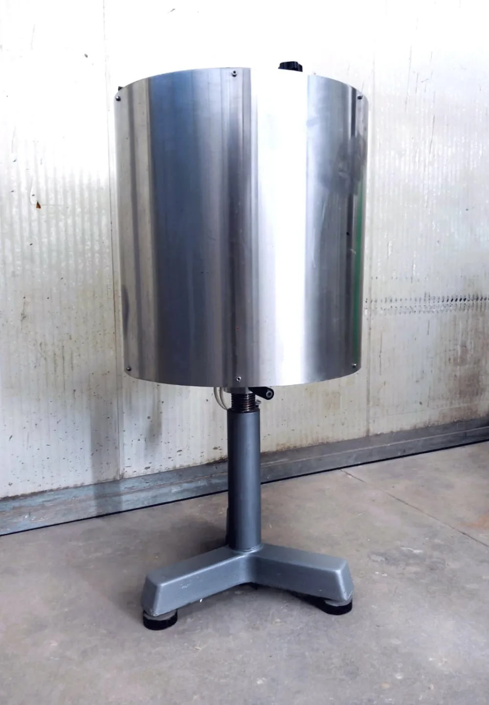 ALIMENTATORE A TAZZA VIBRANTE