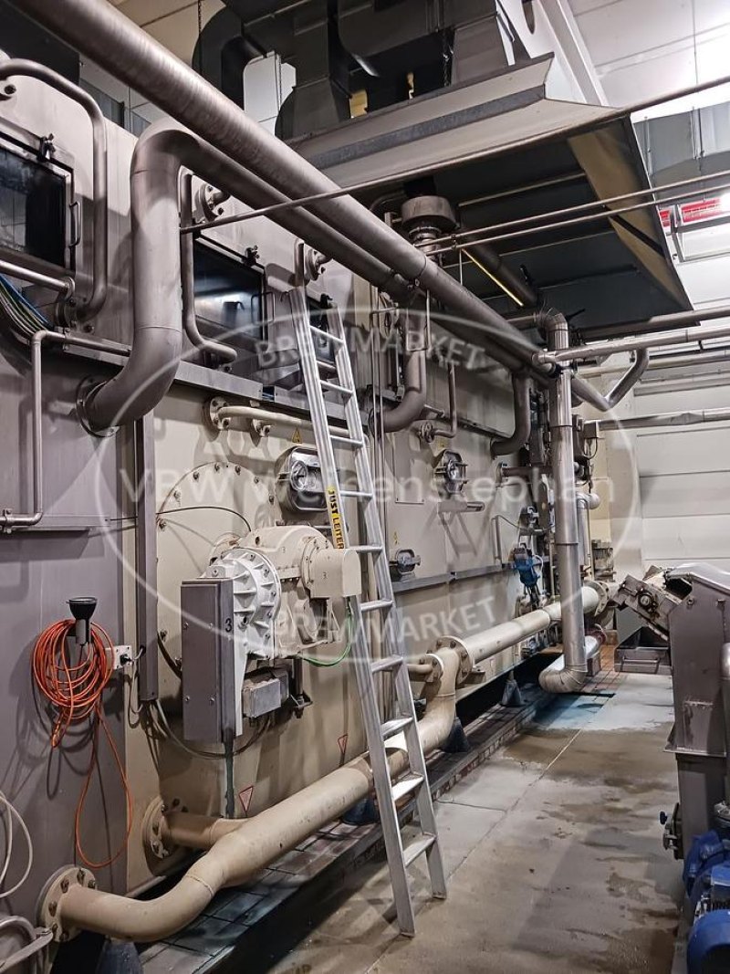 Bottle cleaning system