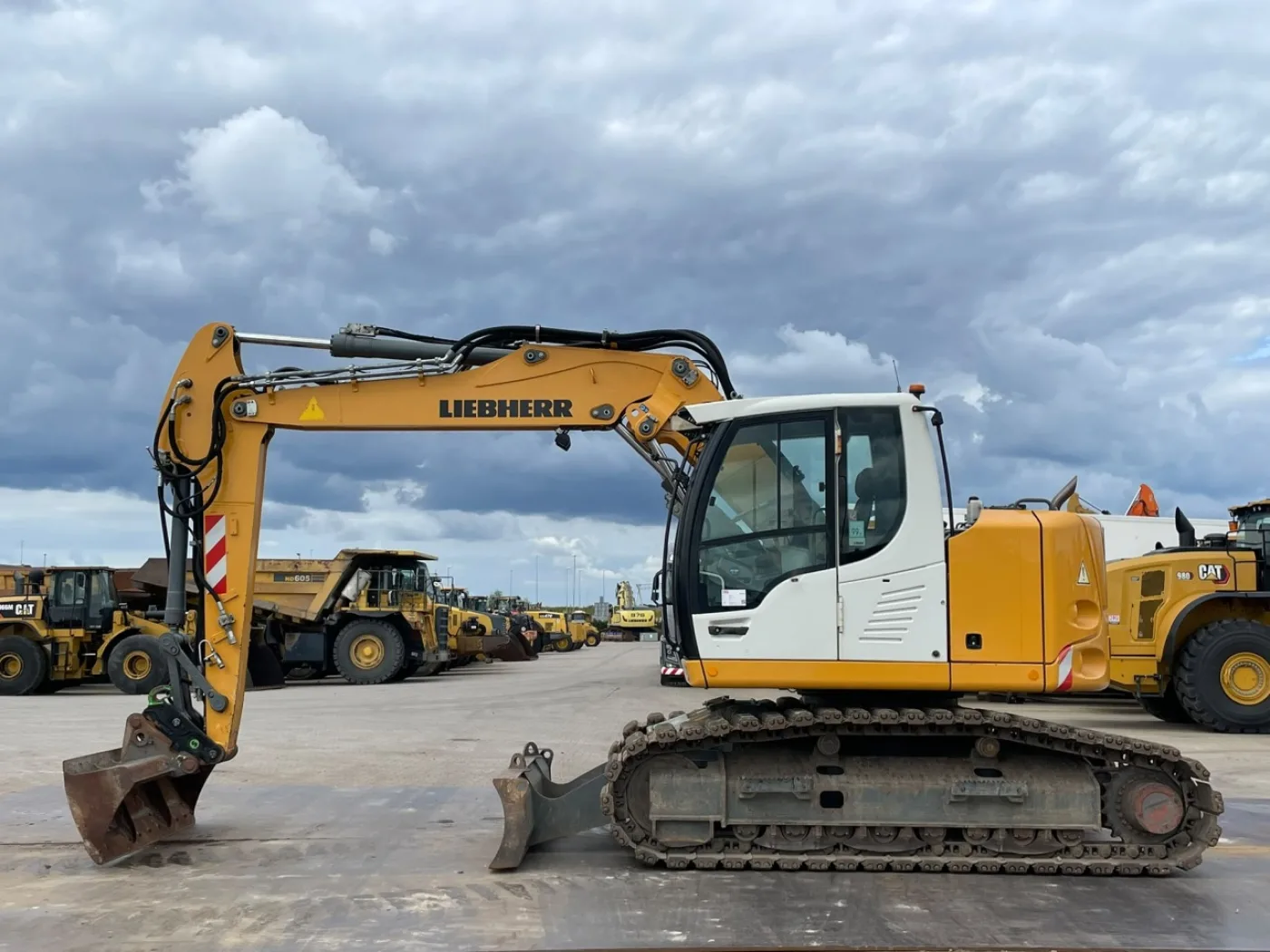 Liebherr R914 Compact - 1