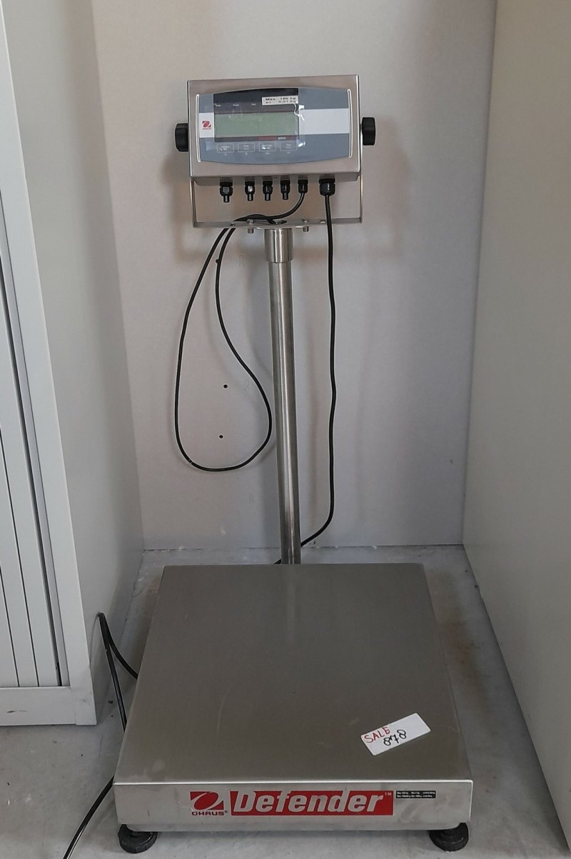 878 - As new Ohaus Defender 5000 bench scale