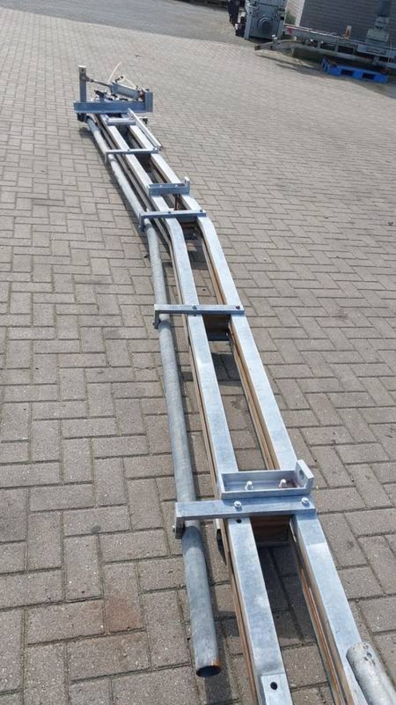 Conveyor for organs + heads lift