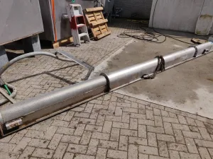 Screw conveyor
