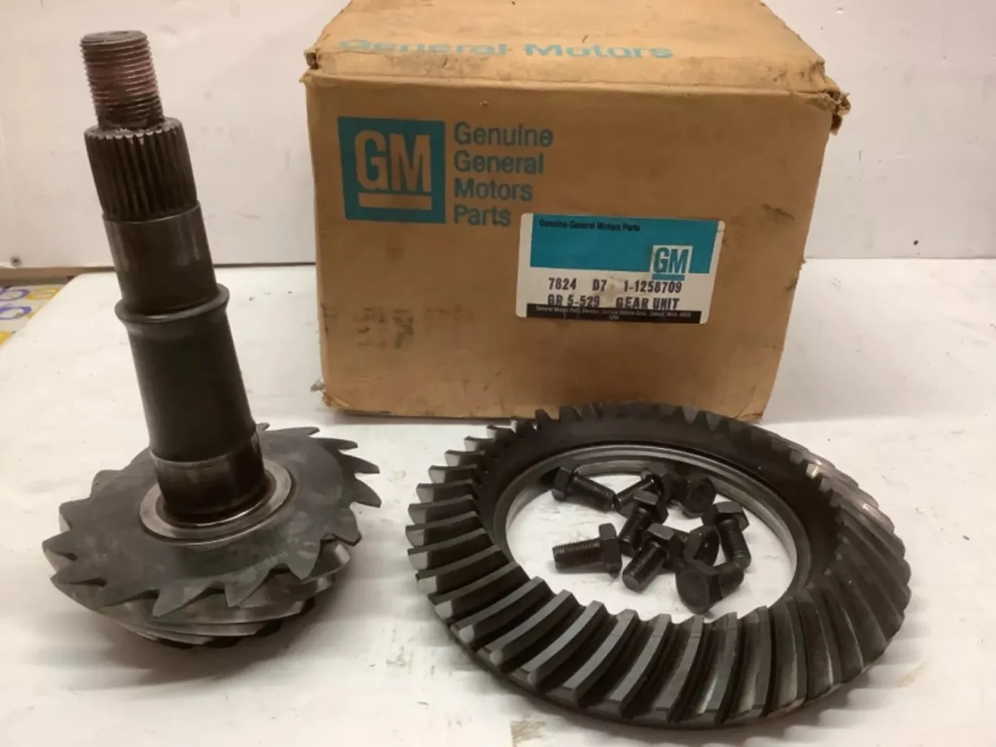 NOS GM kroonwiel/pignon set - 1