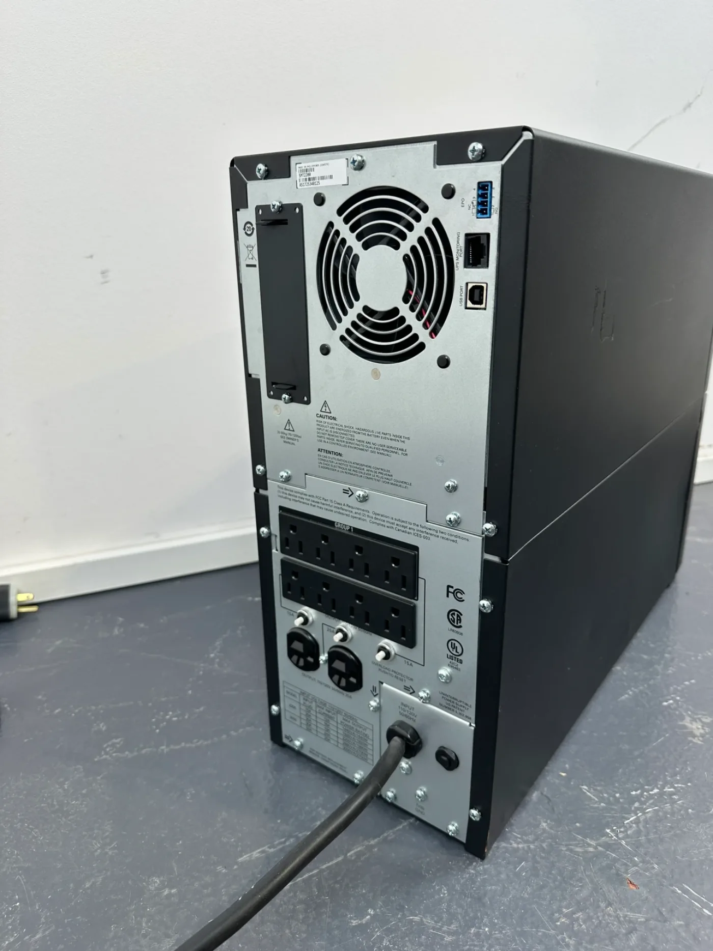 APC Smart-UPS SMT2200 USV US-/120-V-Version Stecker: NEMA L5-30P (30 A / 125 V Twist-Lock) - 3