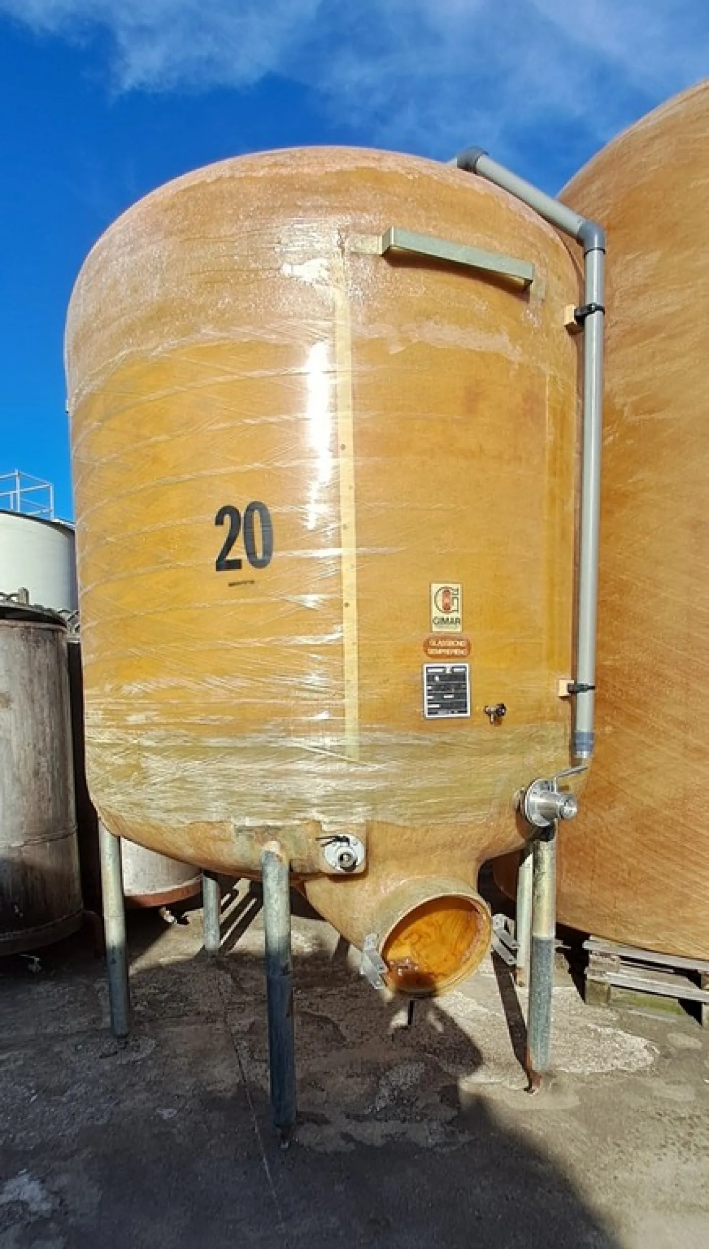 FIBERGLASS TANK MODEL STORAGE/VINIFICATION, CAPACITY 100 HL , WITH DRAIN OFF BOTTOM, SECOND HAND EQUIPMENT - 2