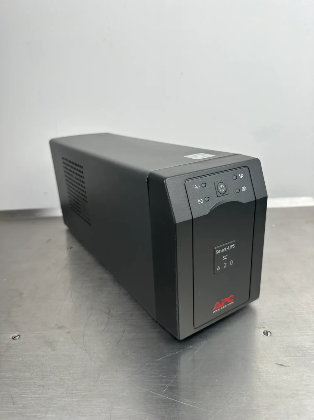 APC Smart-UPS SC 620 – USV 620 VA / 390 W – Modell SC620I