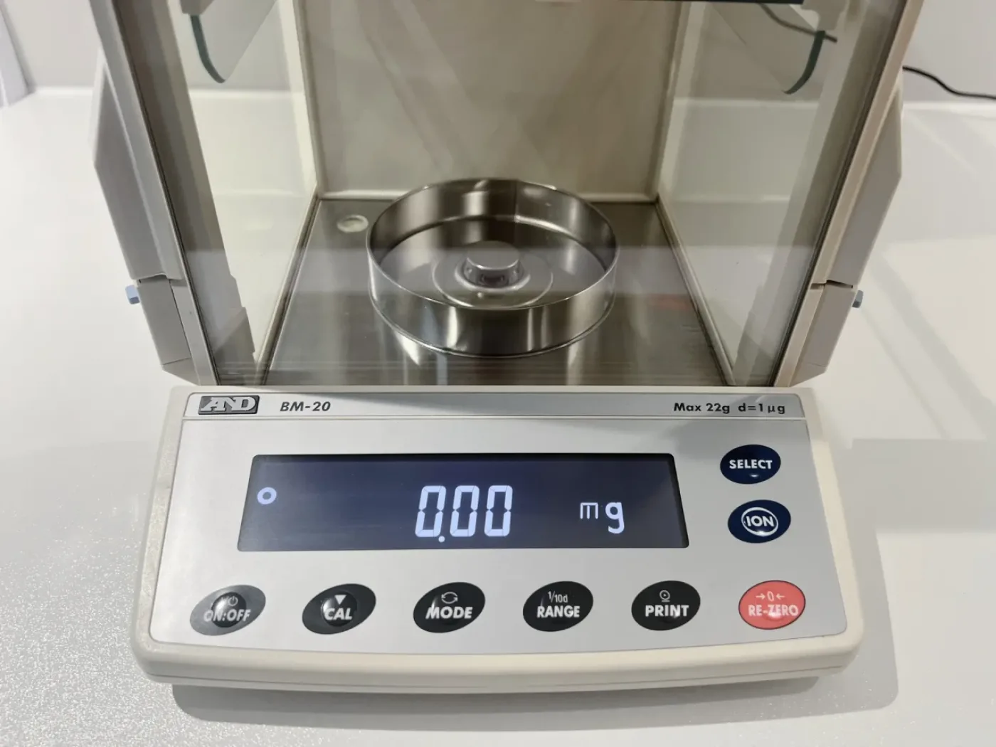 A&D BM-20 Micro Balance - 2