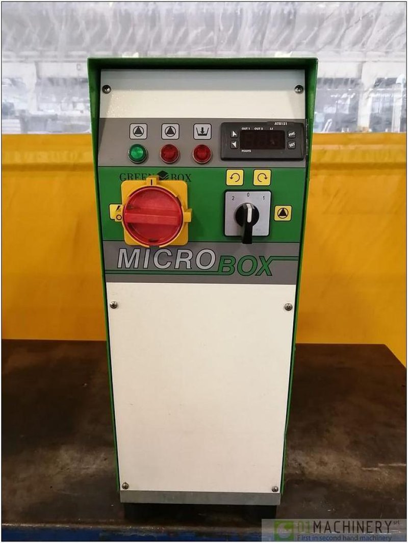 2012 GREEN BOX MICROBOX NEW AI2921