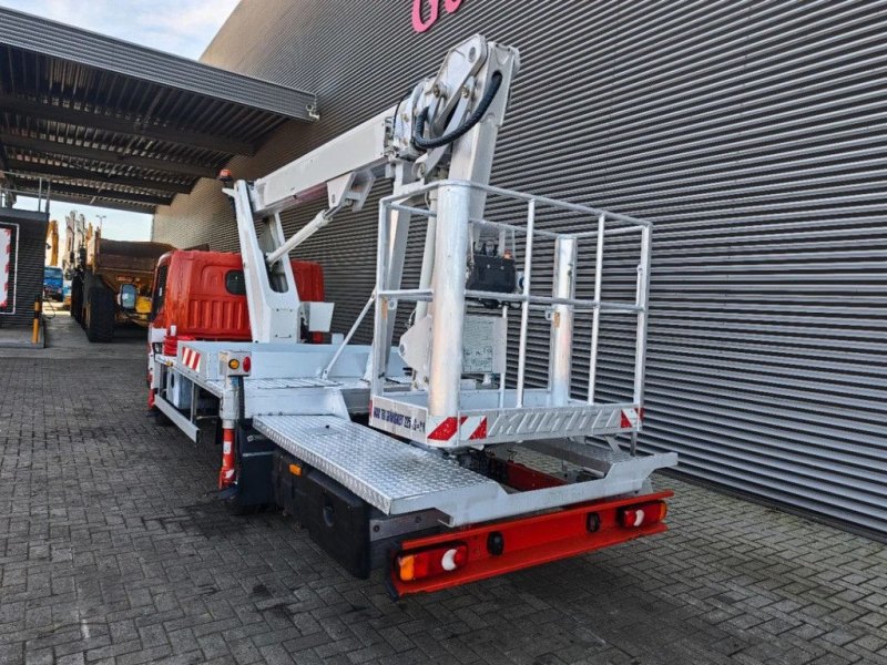 Nissan Cabstar 35.12 NT400 Multitel MJ201