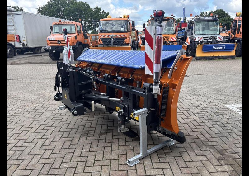 Aebi Schmidt Tarron MS 30.1 - Dreipunktaufnahme