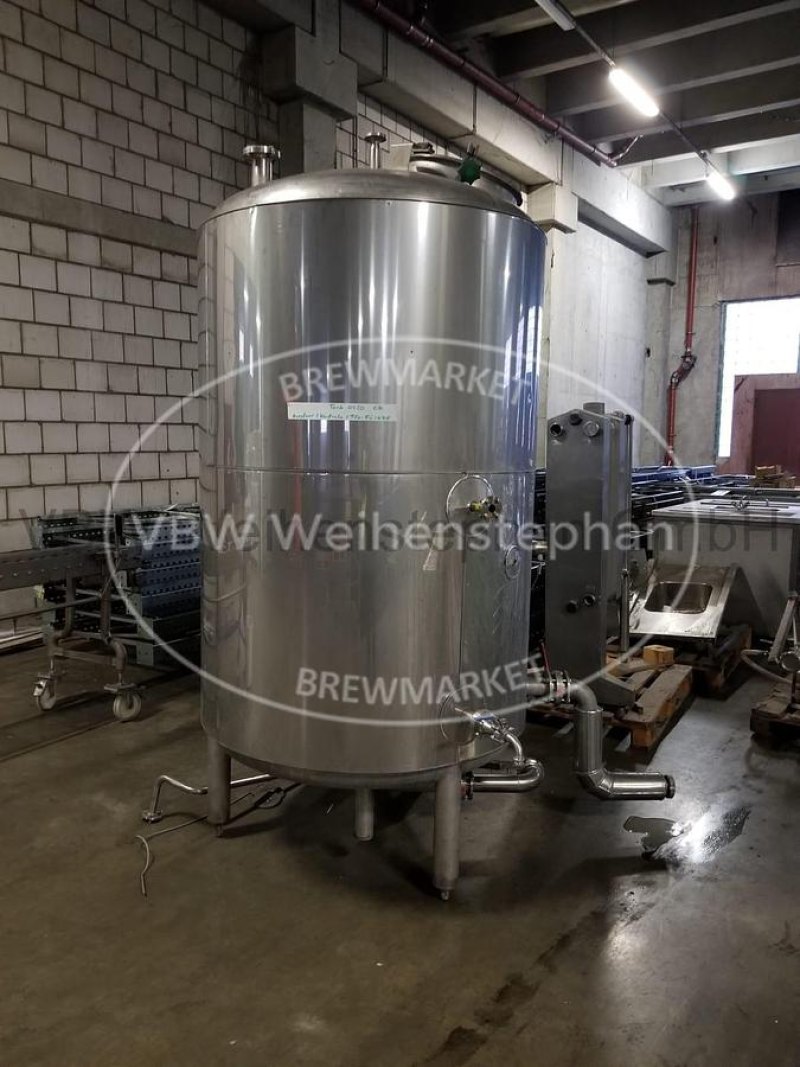 Hot water tank