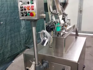 ALIMENTATORE ASSEMBLATORE PER SIRINGHE – COMAS MOD. FGP15