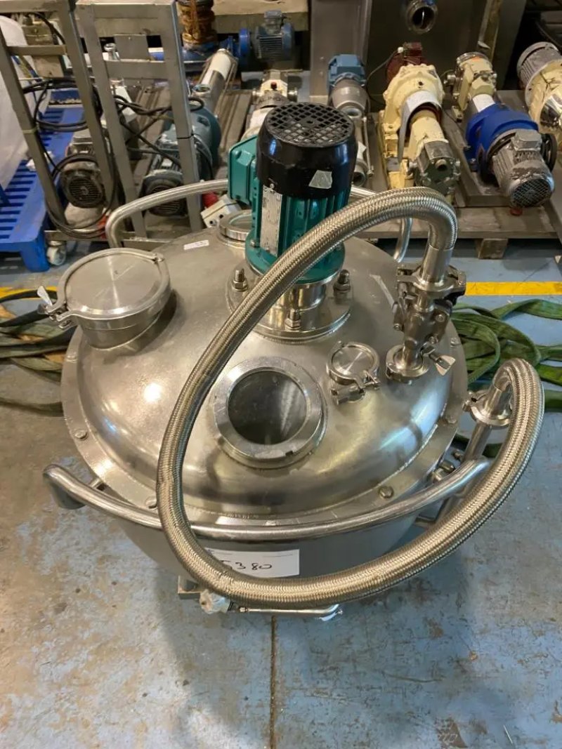 USED 100 LITER STAINLESS STEEL TANK