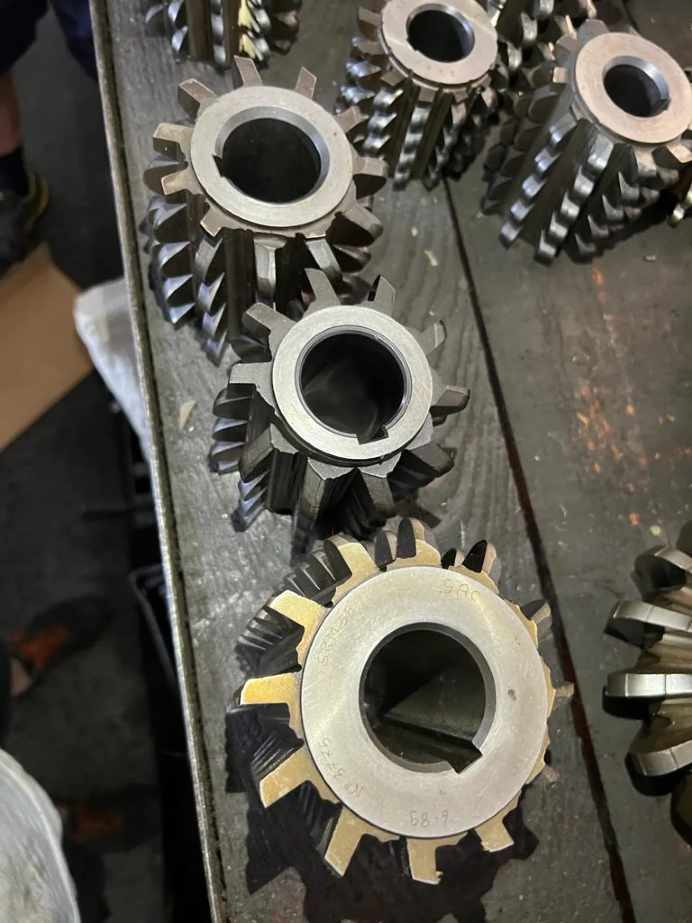 SET OF 165 HOB CUTTERS FOR GEAR HOBBING MACHINE - DIFFERENT MODULES AVAILABLE (FROM 0.75 UP TO 15) - Laxmi Metal & Machines, Rohtak - 3