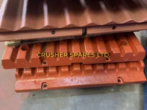 J5780000 Fixed Jaw / J5790000 Swing Jaw | Square Tooth | Extec® C12 / C12+ | Sandvik® QJ340/QJ341 |