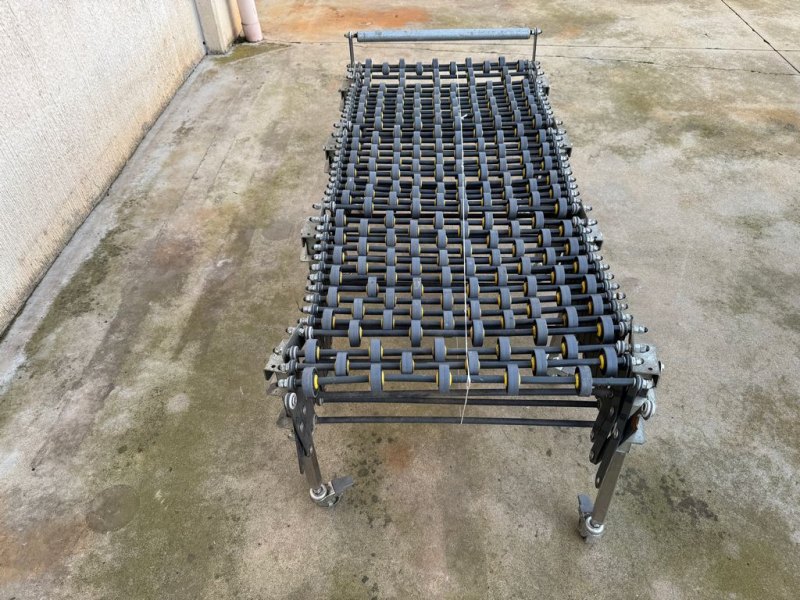 EXTENDABLE ROLLER CONVEYOR FOR BOXES WITH PLASTIC ROLLERS, USED EQUIPMENT