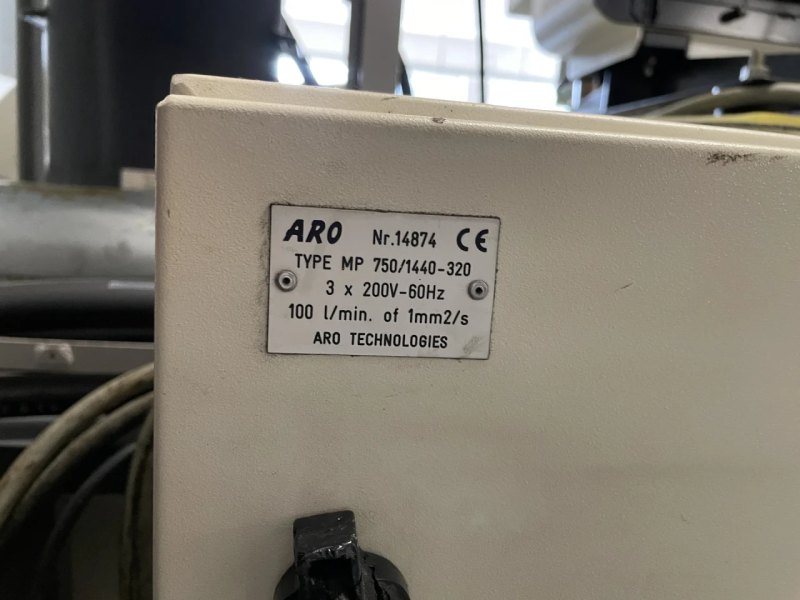 022049 - ARO MP 750/1140-320