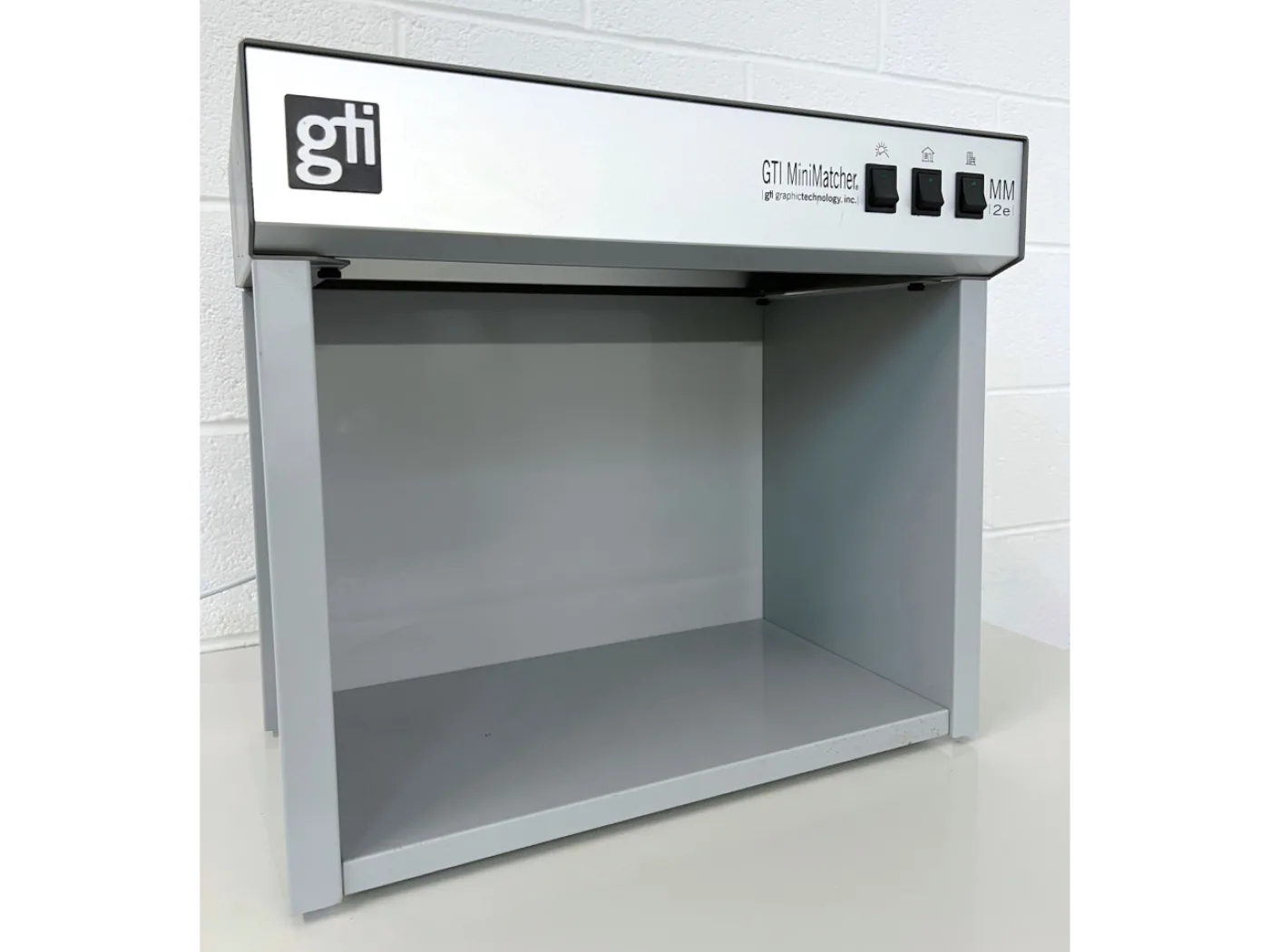 GTI MiniMatcher MM 2e Light Booth - 3