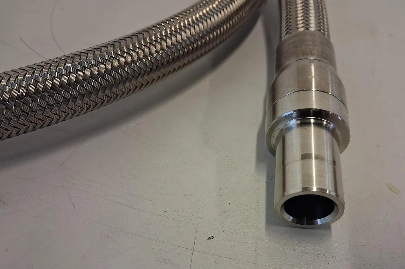 Swagelok PTFE-Teflonschlauch mit Edelstahlumflechtung – Typ SS-TH12TA12TA12-60, Länge 150 cm - 3