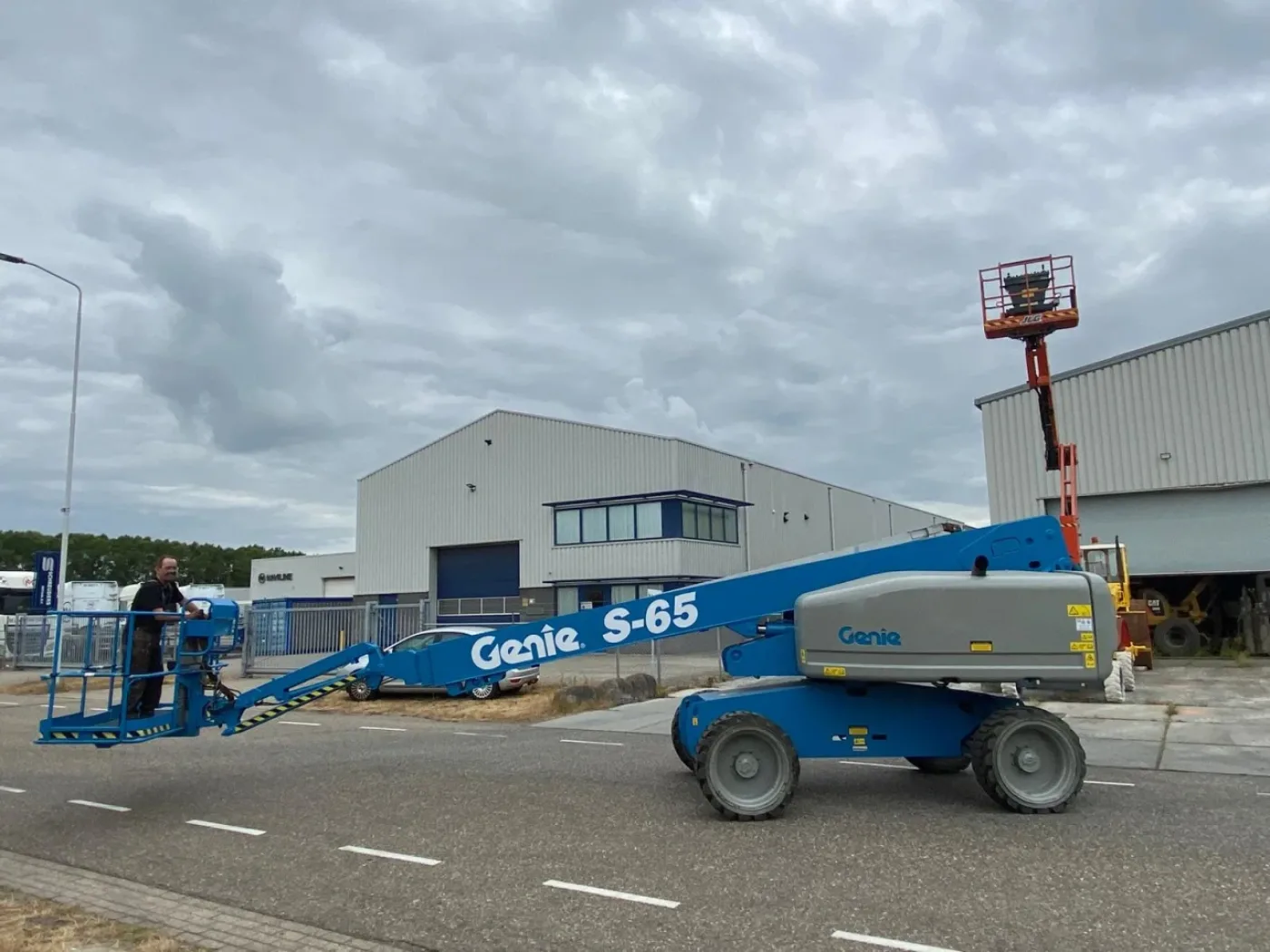 Genie S-65 - 1