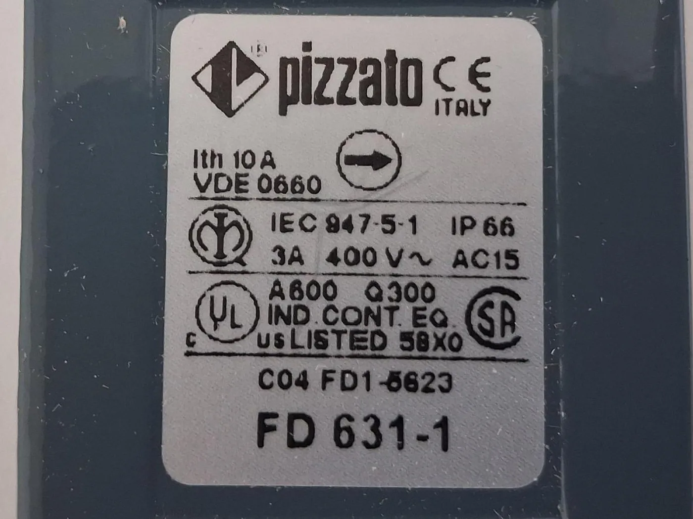Pizzato FD631-1 Positionsschalter mit Rollenstößel - 7