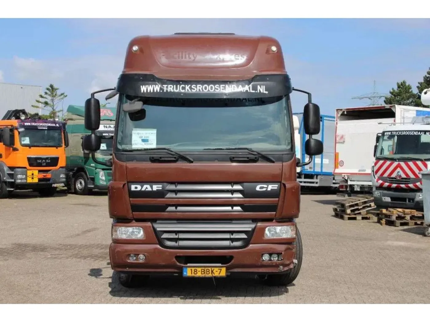 DAF CF 65 220 + lift + euro 5 - 2
