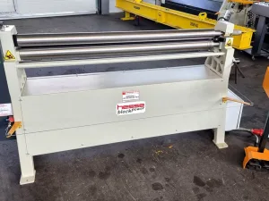Motorische 3-Walzen Blechrundbiegemaschine RM 1550 x 90