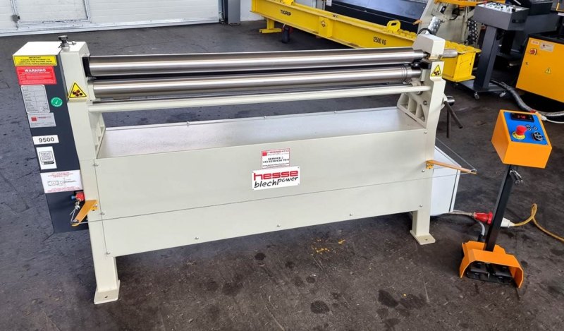 Motorische 3-Walzen Blechrundbiegemaschine RM 1550 x 90