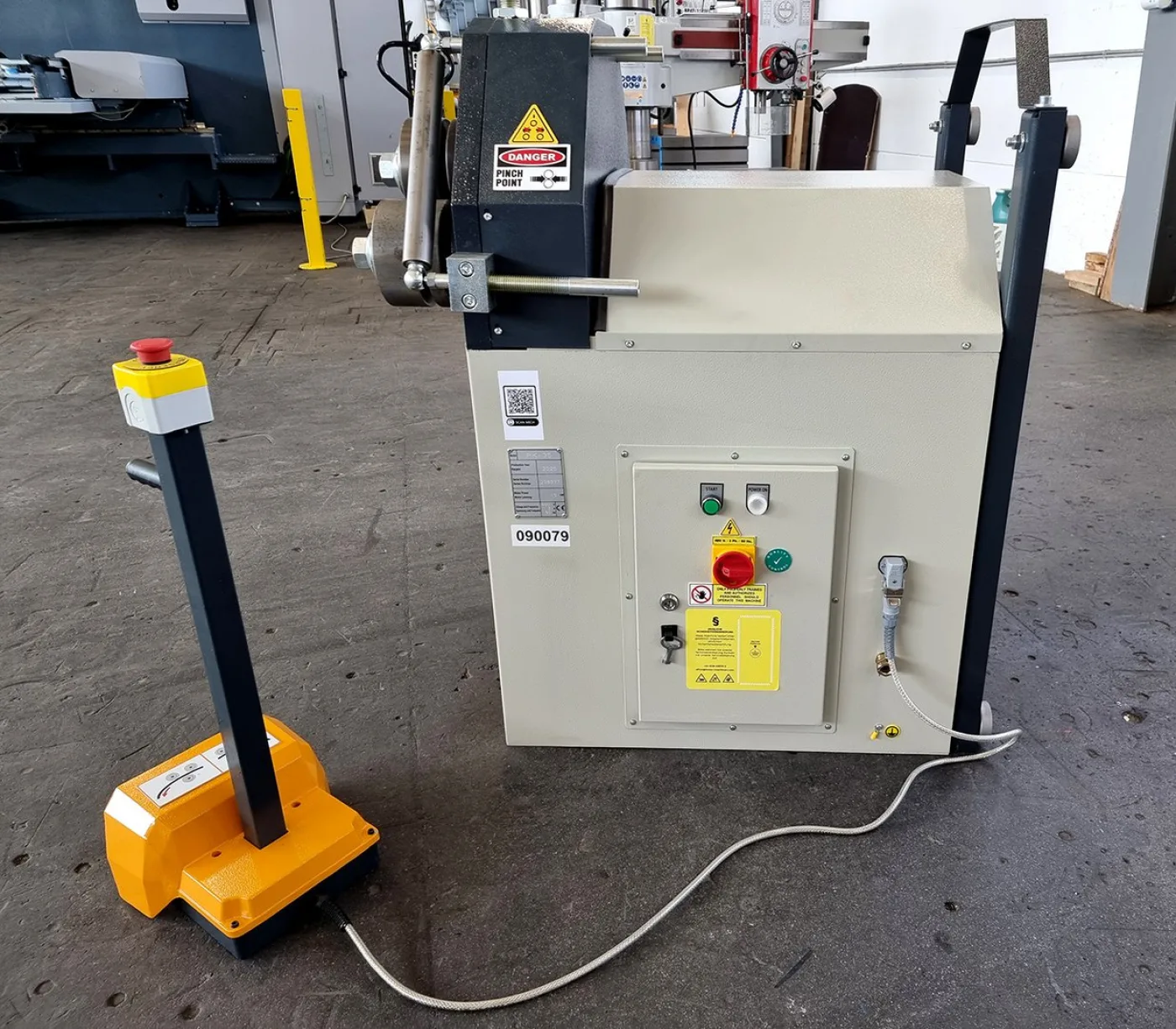 Profilbiegemaschine mit manueller Walzenzustellung PK 35 - 4