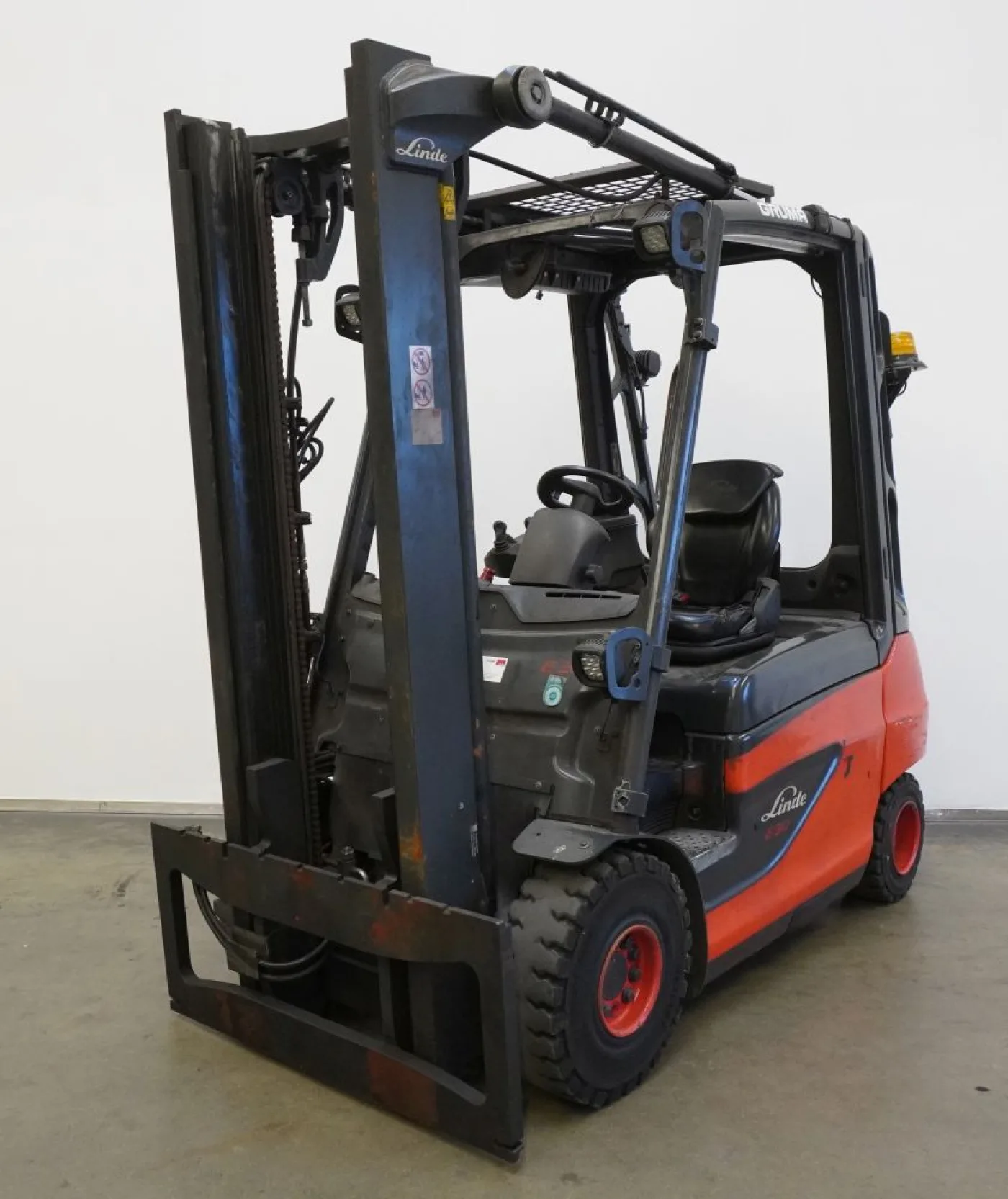 Frontstapler Linde E 30 387 (2019) - 1