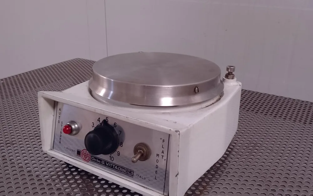 AGITATORE MAGNETICO CON PIASTRA RISCALDANTE – VITTADINI – MOD. FLAT